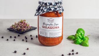 Zupa gulaszowa w opakowaniu